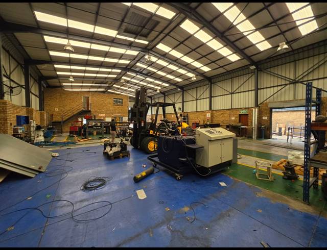 720M² WAREHOUSE TO LET IN RAND LEASE